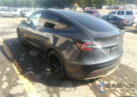 2022 Tesla Model Y Long Range Dual Motor All-Wheel Drive from USA, damaged, VIN 7SAYGAEE9NF570597